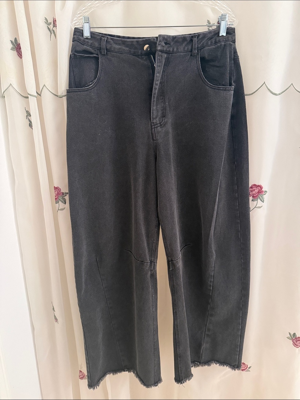 Black Wide-Leg Raw-Hem Jeans